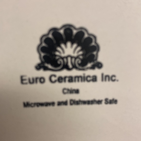 Euro Ceramics Inc Square Dinner Plates Set of Two 10.5”D - Picture 12 of 17